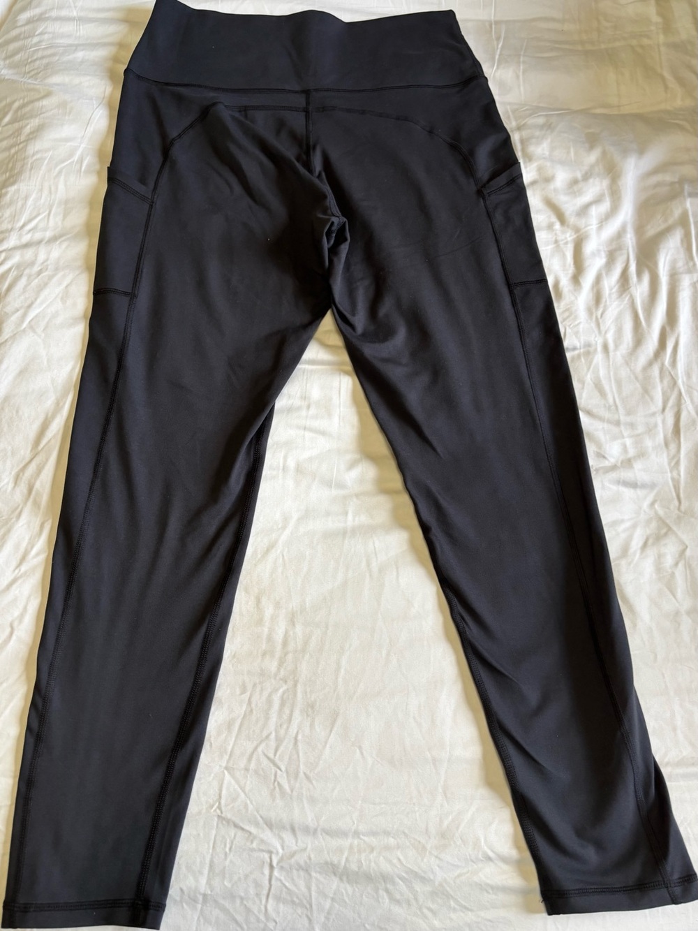 Aerie “the hugger” legging with side pockets